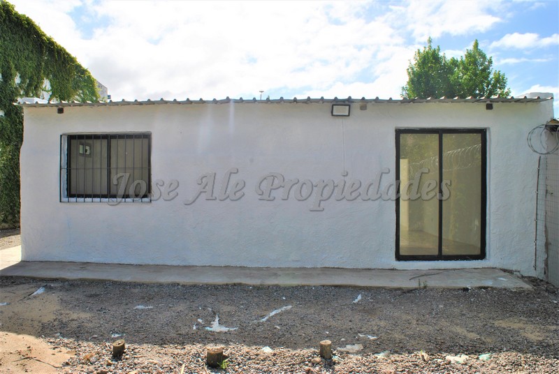 Imagen 7 de Local comercial sobre Av. Aparicio Saravia, en inmejorable y  estratégica zona comercial de gran movimiento.