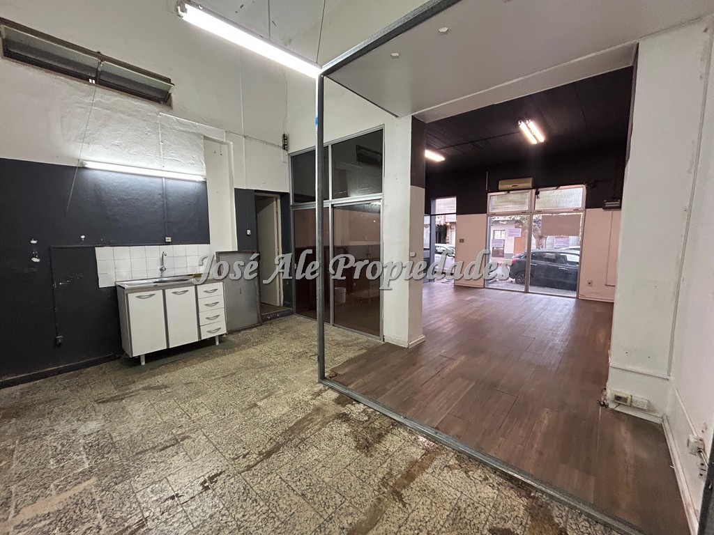 Imagen 5 de Local Comercial en estratégico punto, se encuentra a metros de la Av. Principal Gral Flores, en Colonia del Sacramento.