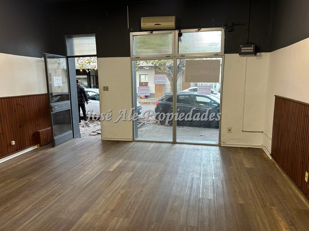 Imagen 6 de Local Comercial en estratégico punto, se encuentra a metros de la Av. Principal Gral Flores, en Colonia del Sacramento.
