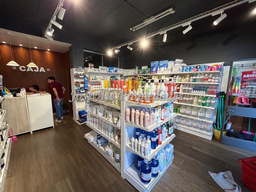 Imagen 9 de Local Comercial en estratégico punto, se encuentra a metros de la Av. Principal Gral Flores, en Colonia del Sacramento.