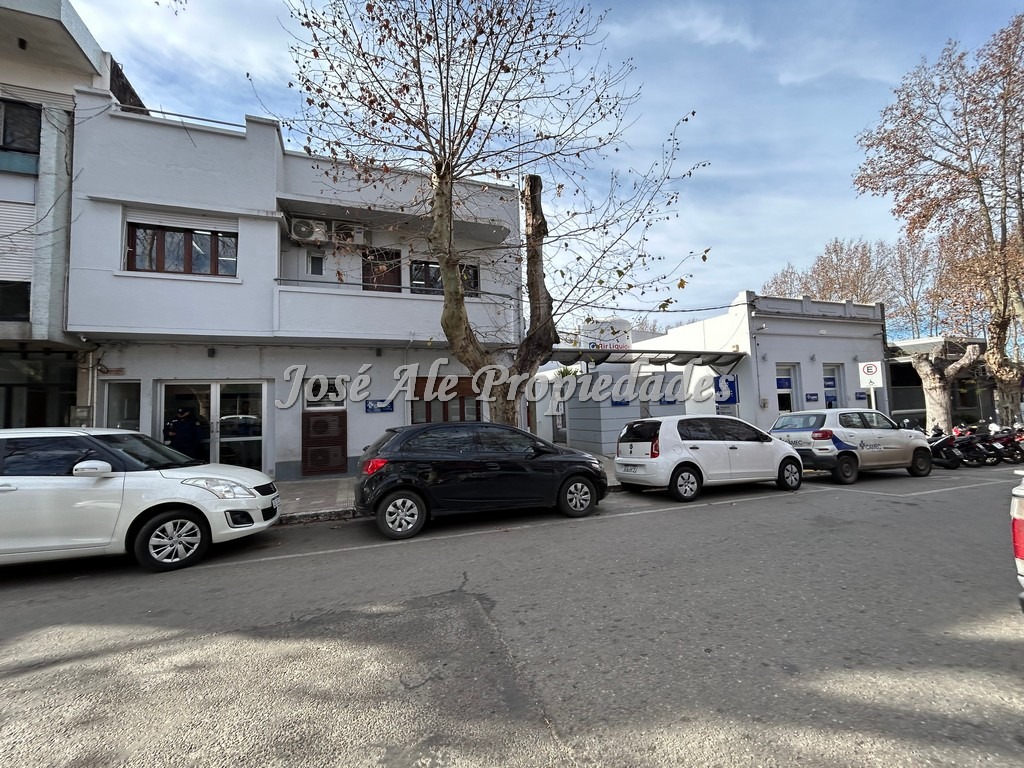 Imagen 8 de Local comercial en estratégico punto, se encuentra a metros de la avenida principal Gral Flores, en Colonia del Sacramento.