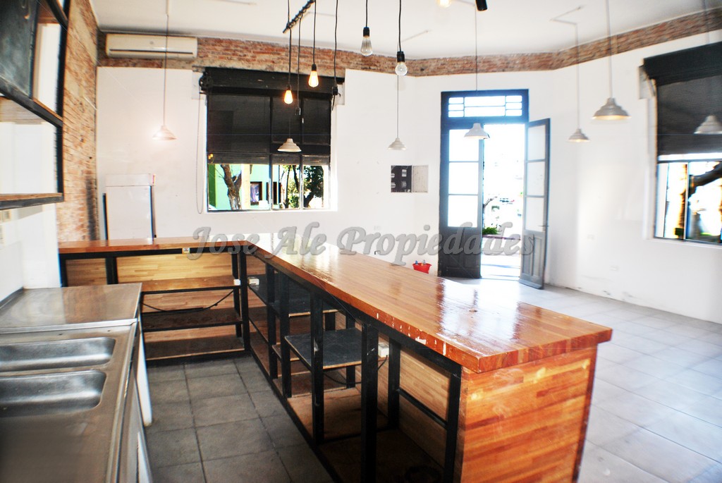 Imagen 3 de Local Comercial ubicado en pleno centro de Colonia del Sacramento, a solo metros de BQB y terminal de ómnibus.