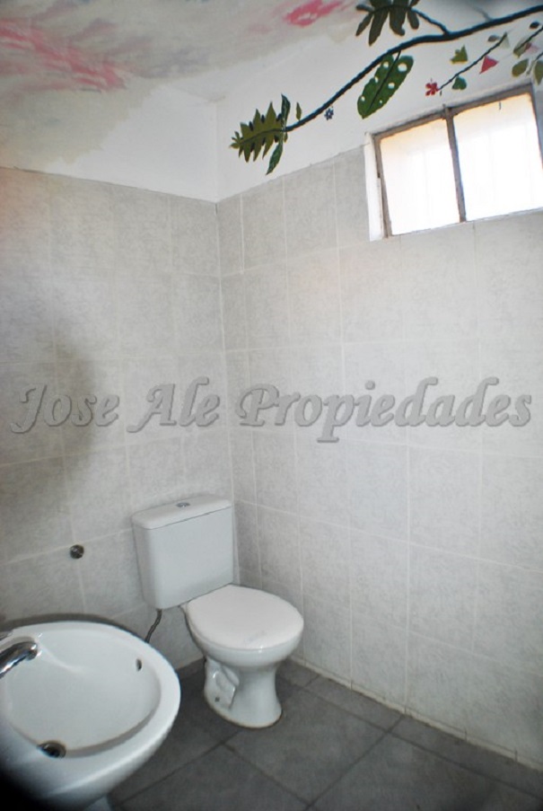 Imagen 5 de Local Comercial ubicado en pleno centro de Colonia del Sacramento, a solo metros de BQB y terminal de ómnibus.