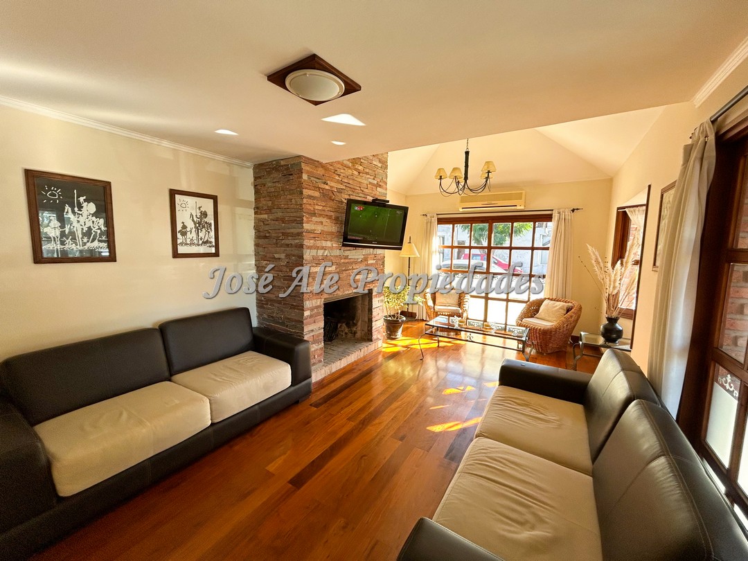 Imagen 4 de Hermoso hotel céntrico ubicado sobre avenida principal a 2 cuadras del Puerto Comercial y a 1 de la Terminal de Ómnibus.