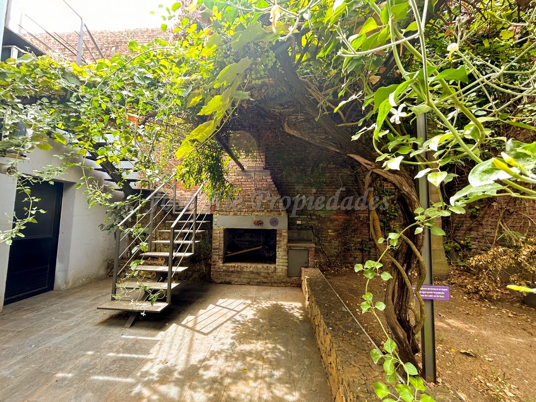 Imagen 10 de OPORTUNIDAD DE INVERSIÓN- Destacada posada con ambientes de estilo colonial en Colonia del Sacramento.