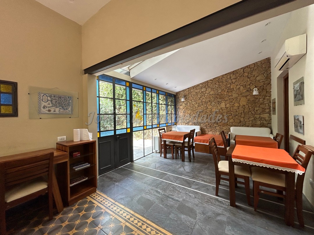 Imagen 3 de OPORTUNIDAD DE INVERSIÓN- Destacada posada con ambientes de estilo colonial en Colonia del Sacramento.