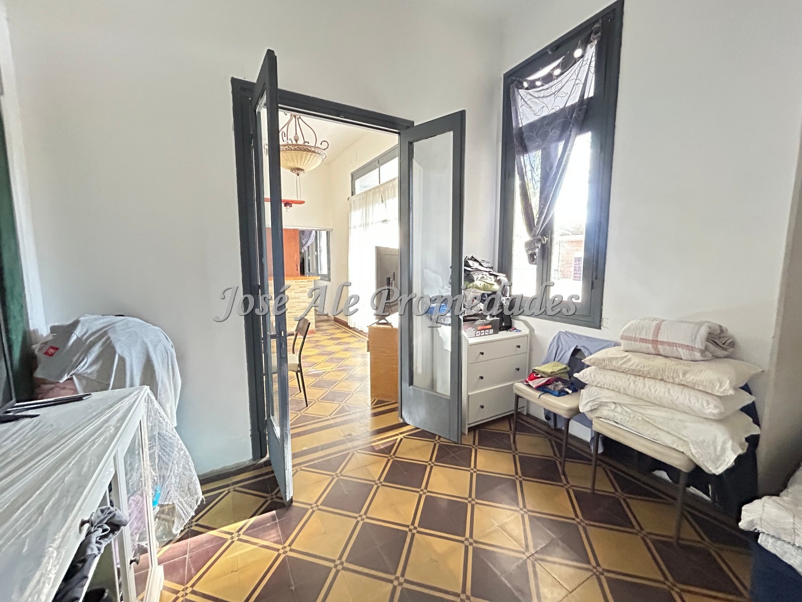 Imagen 5 de ¡Oportunidad de inversión! Increíble local comercial ubicado en el centro de la ciudad de Colonia.