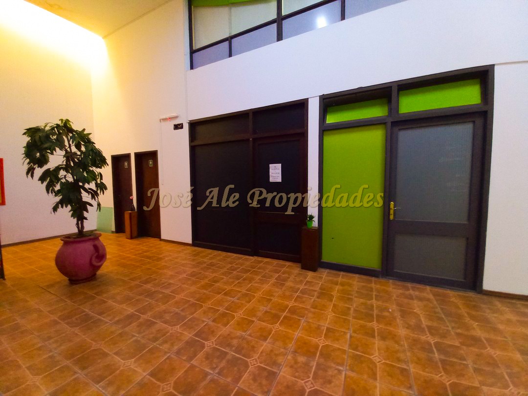 Imagen 1 de Local comercial en Galerías América en pleno centro de la ciudad de Colonia del Sacramento