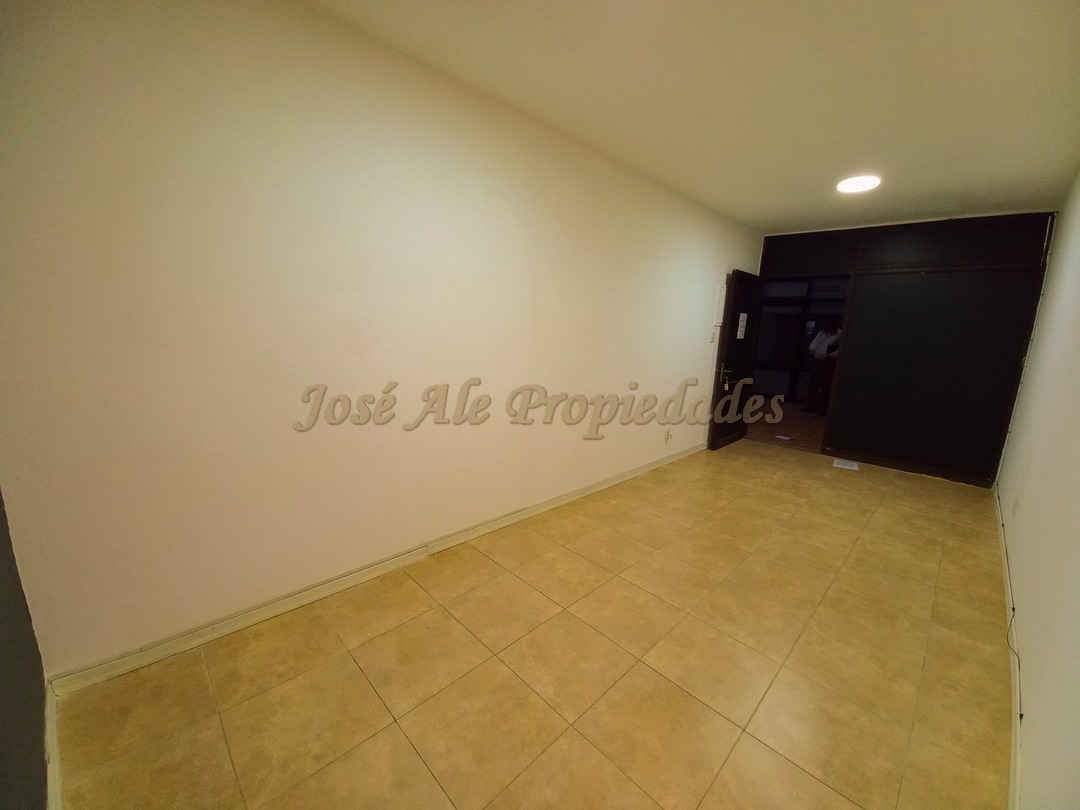 Imagen 2 de Local comercial en Galerías América en pleno centro de la ciudad de Colonia del Sacramento