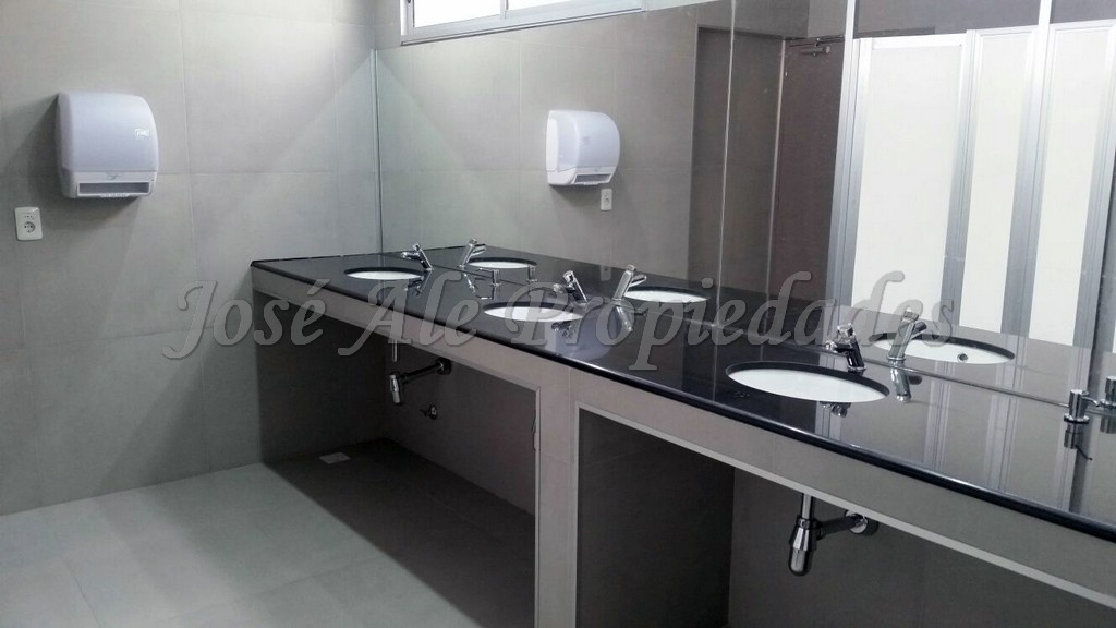 Imagen 6 de Importante Salón comercial de 229 m2 de superficie con excelente renta.