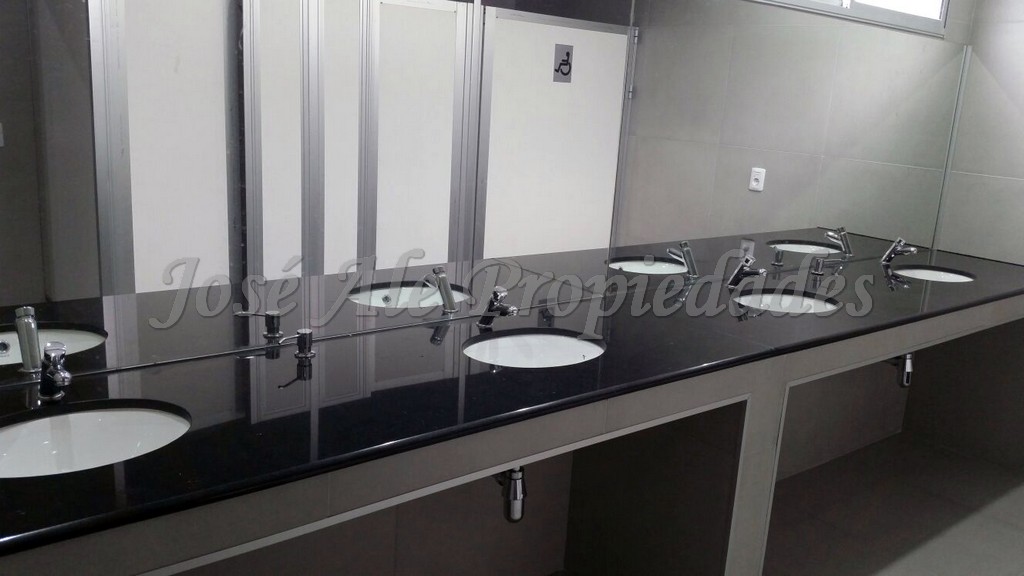 Imagen 9 de Importante Salón comercial de 229 m2 de superficie con excelente renta.