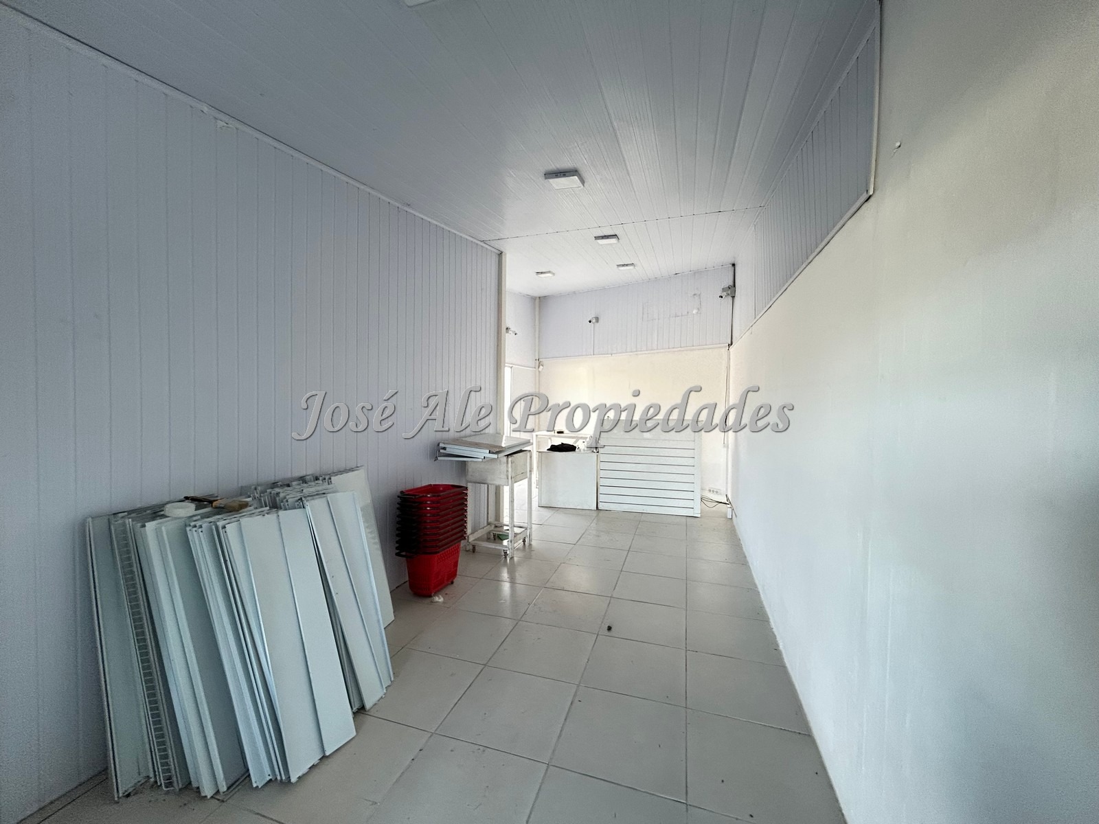 Imagen 6 de EN ALQUILER Local comercial frente a plaza Nimo, junto al Super Magico, sobre Av F. J. Carballo, en el General, Colonia. Complejo Grido Q! Mapfre