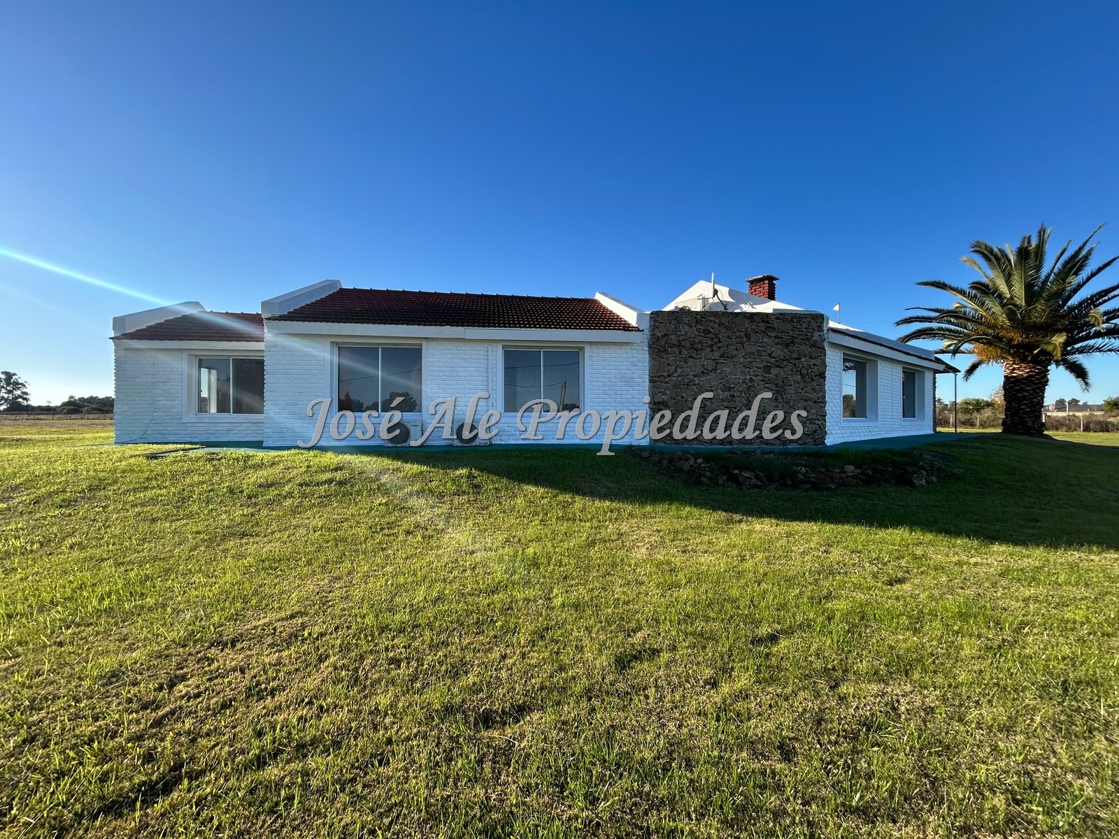 Imagen 1 de Chacra ubicada a tan solo 10 min del centro de la ciudad de Colonia.