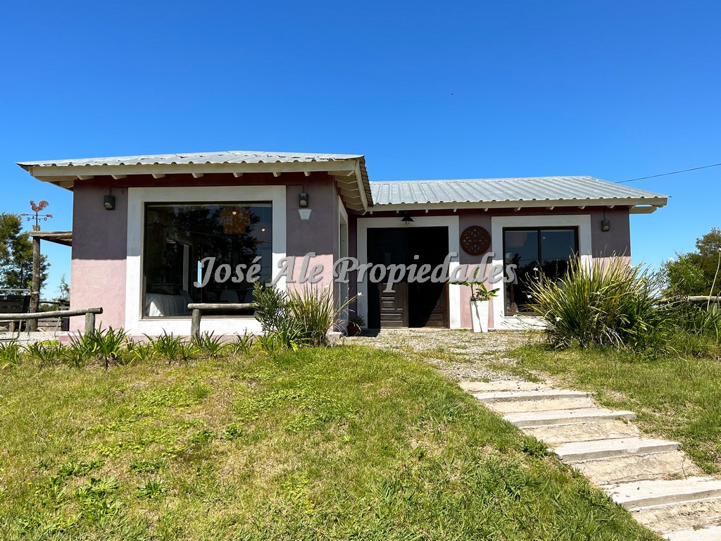 Imagen 1 de Hermosa chacra ubicada en Laguna de los Patos, a tan solo 5 km del centro de la ciudad de Colonia del Sacramento.