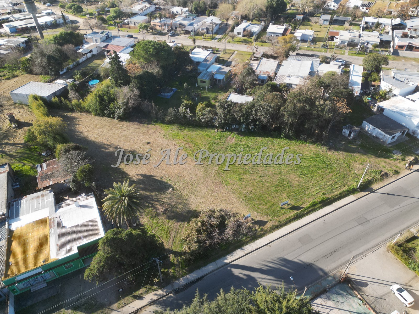 Imagen 5 de 4 lotes sobre calle principal Roger Balet, en Colonia del Sacramento.