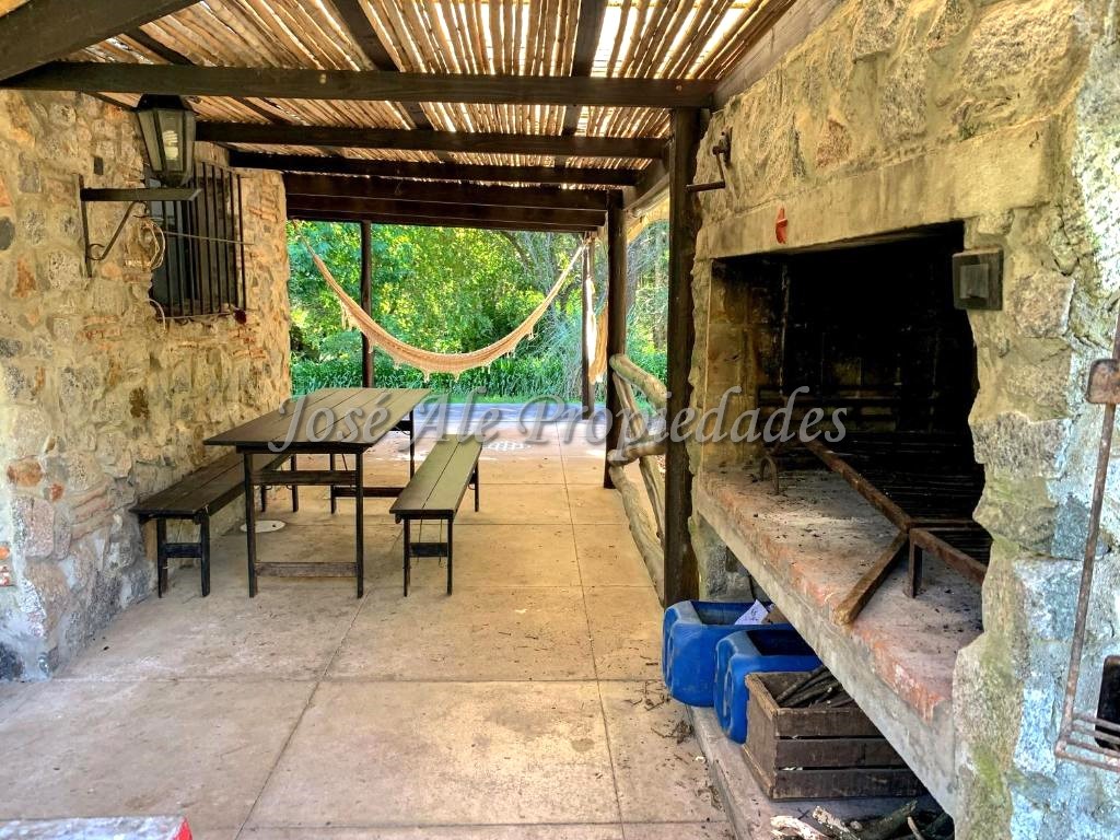 Imagen 10 de Chacra ubicada en Laguna de los Patos, Colonia del Sacramento. a solo 5 km de la ciudad de Colonia del Sacramento.