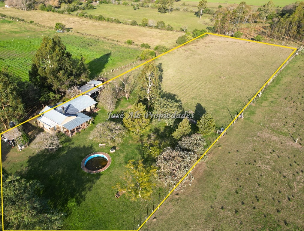 Imagen 1 de Chacra de 1.5 HA ubicada a 400 mts de la Ruta 21 y a 4 km de la ciudad de Colonia del Sacramento.