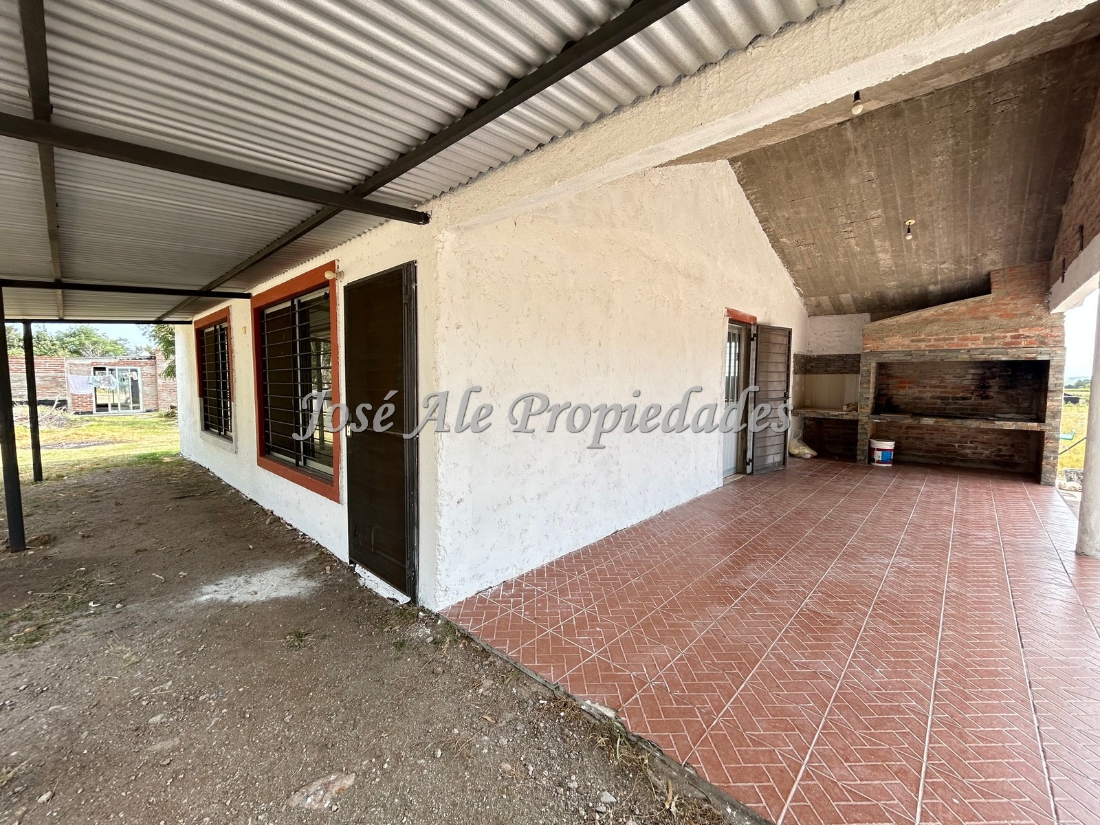 Imagen 8 de Chacra de 14.700 m² con 2 casas, ubicada sobre Camino del Medio, una de las zonas más cotizadas de Colonia del Sacramento.