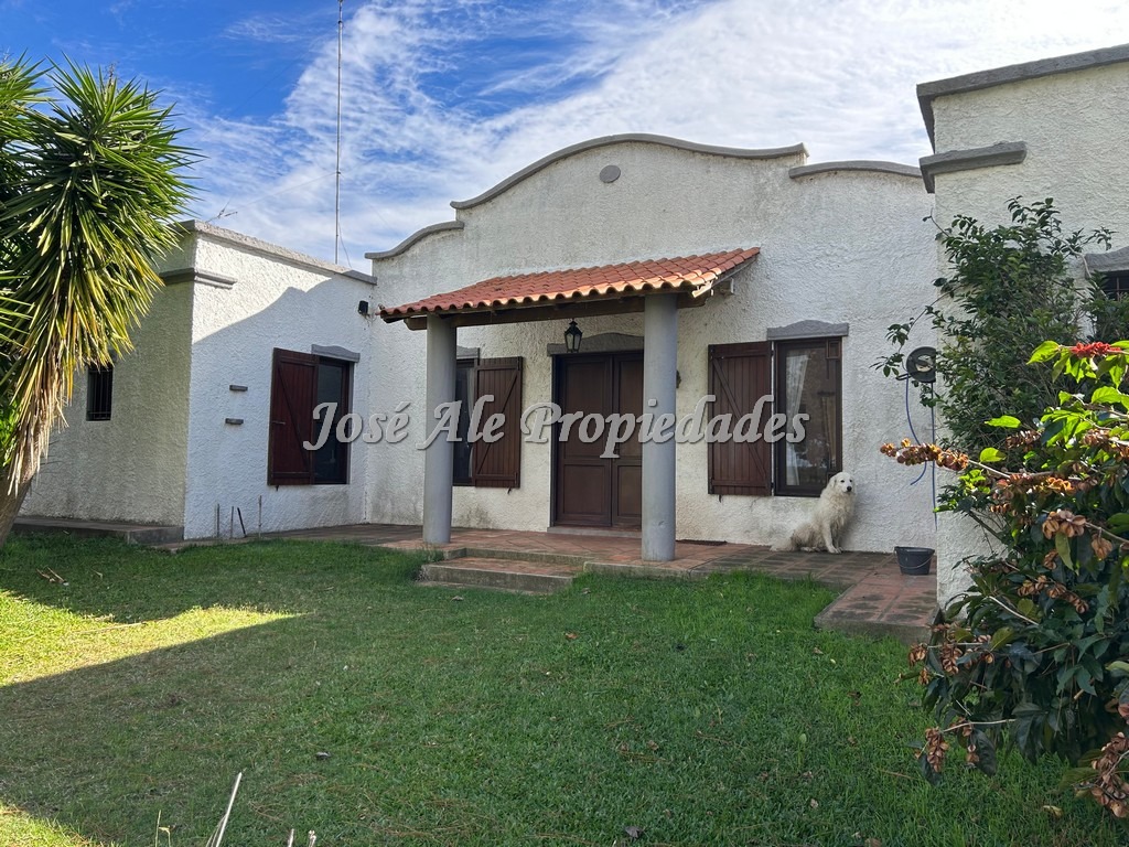 Imagen 2 de Chacra ubicada sobre Ruta 1 vieja a 15 minutos del centro de Colonia.