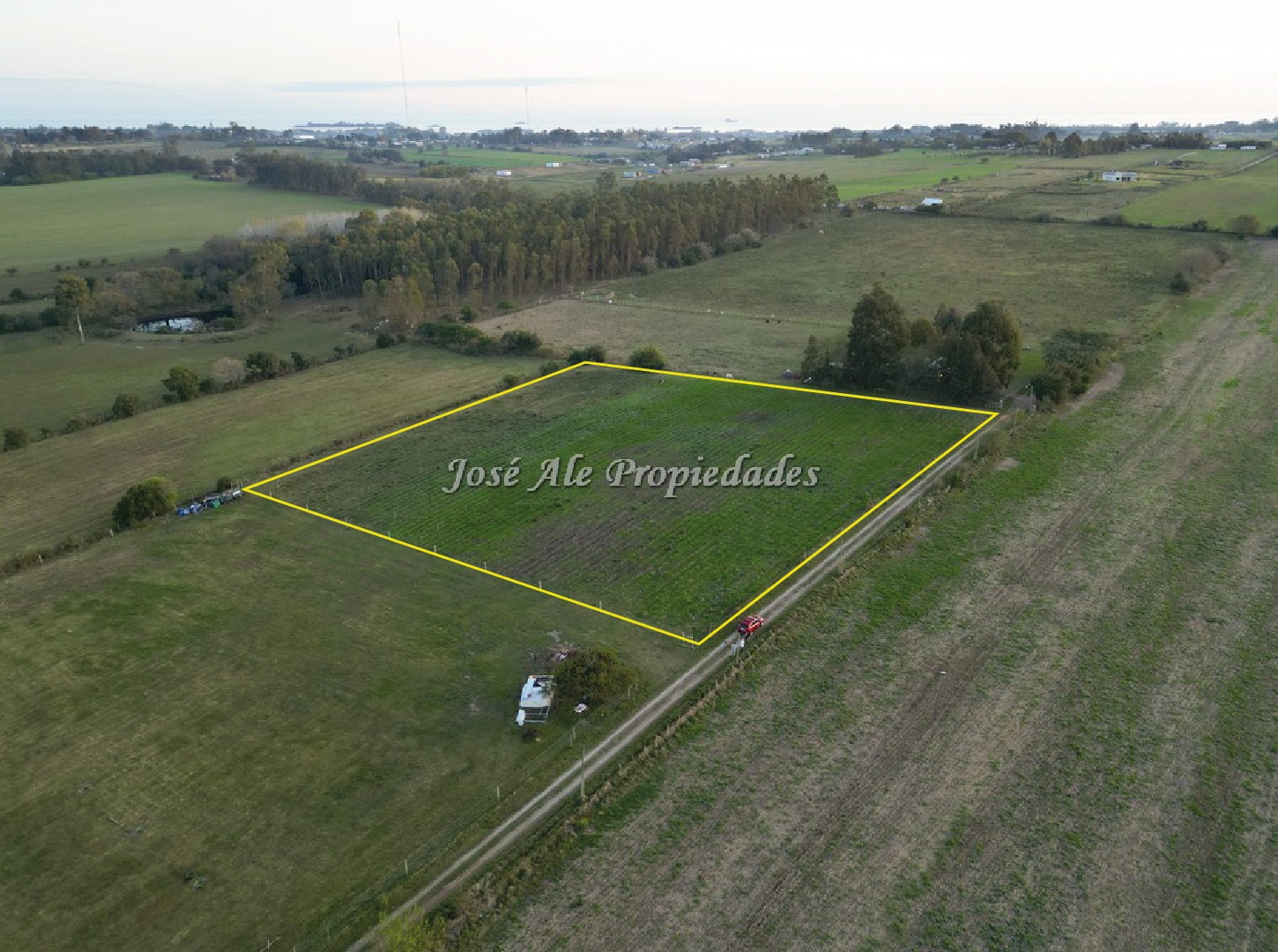 Imagen 10 de Chacra de 1 Ha por Ruta 21 a tan solo 4 km del supermercado El Dorado, Colonia del Sacramento.