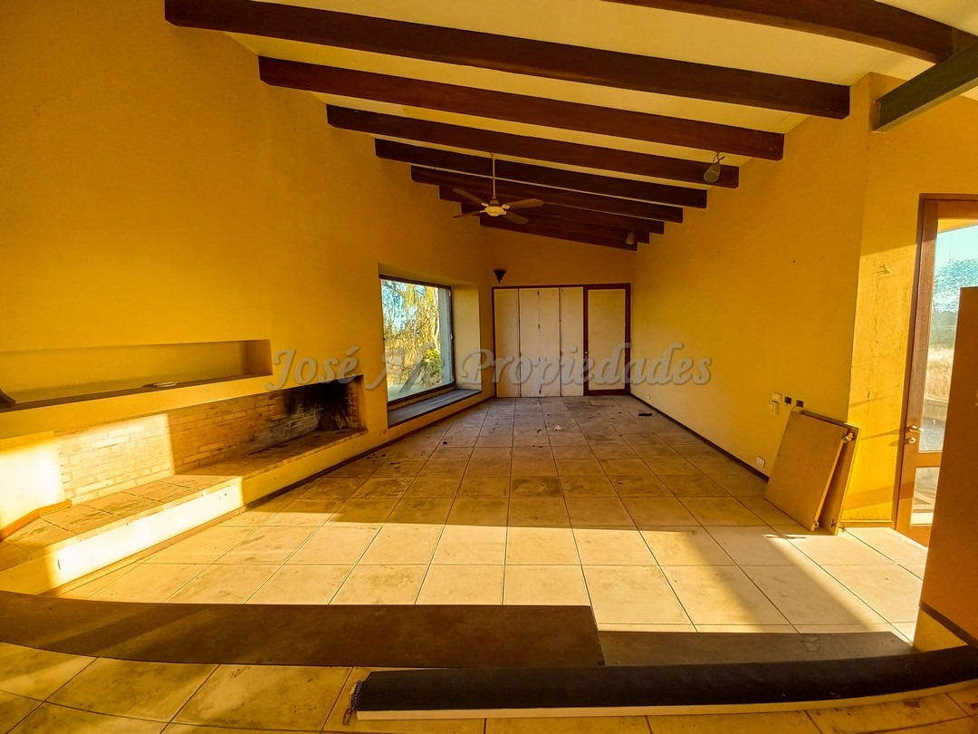 Imagen 6 de Una chacra desde donde podemos apreciar el horizonte y donde se juntan el agua y el cielo.