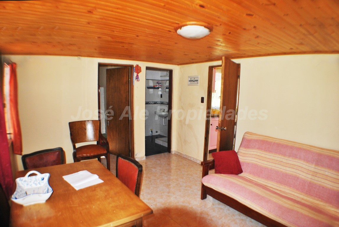 Imagen 4 de Se trata de 5 has a minutos del centro de Colonia, dispone de dos propiedades.