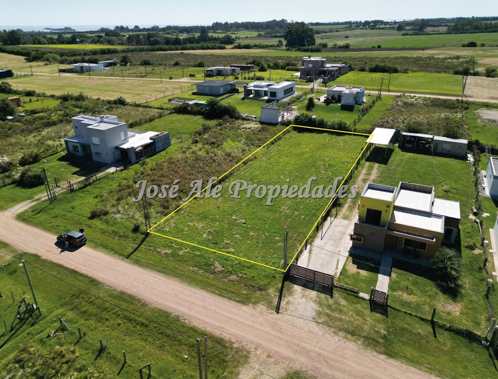 Imagen 10 de EN VENTA Terreno alto y parejo, de 1145m2 ubicado en una zona muy linda, Próximo a la Plaza de Toros de Colonia del Sacramento.