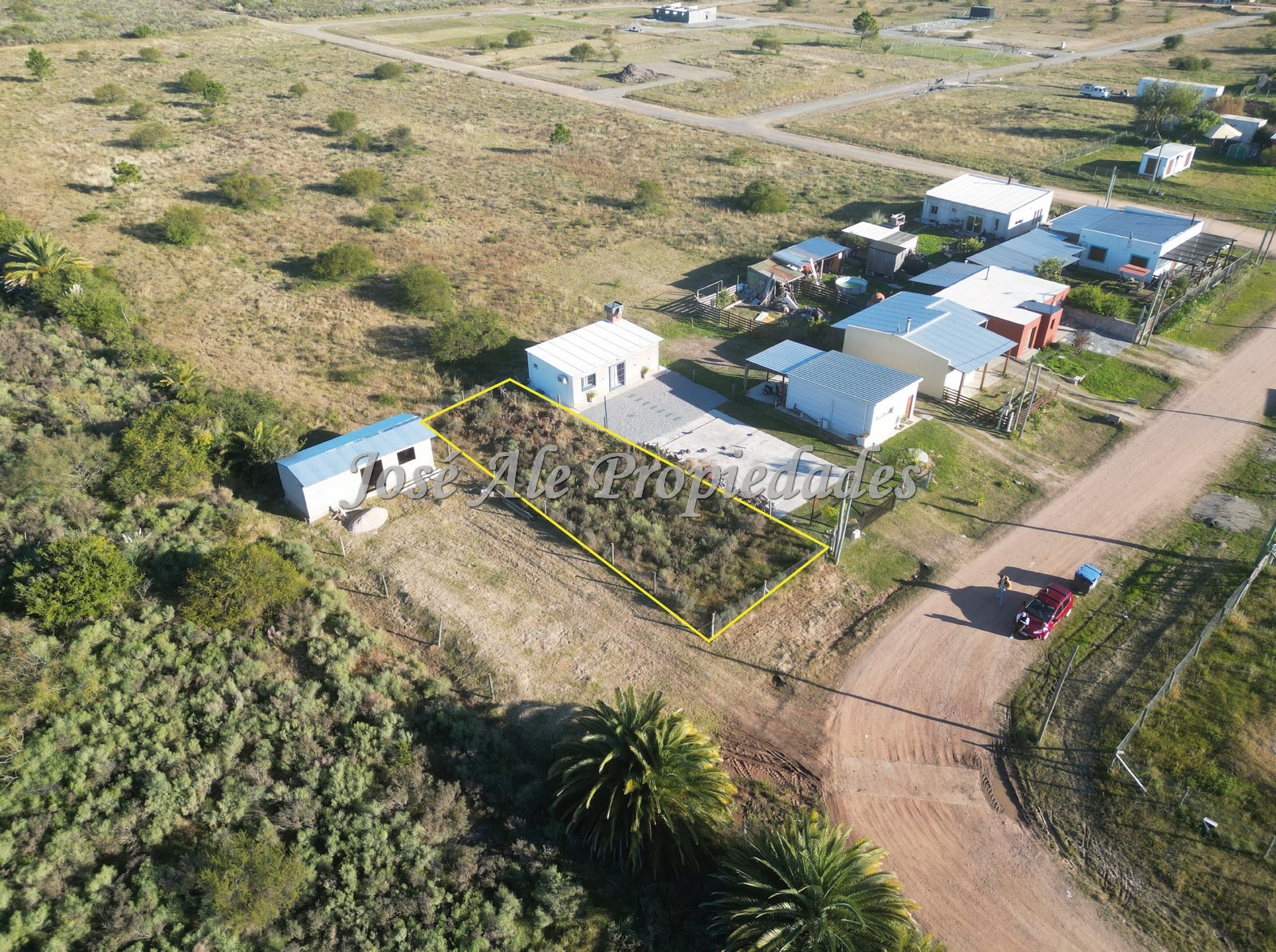 Imagen 1 de Terreno ubicado en Fraccionamiento el Calabrés a pocas cuadras de la playa, Colonia.
