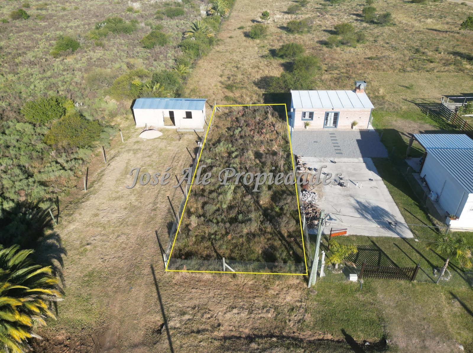 Imagen 6 de Terreno ubicado en Fraccionamiento el Calabrés a pocas cuadras de la playa, Colonia.