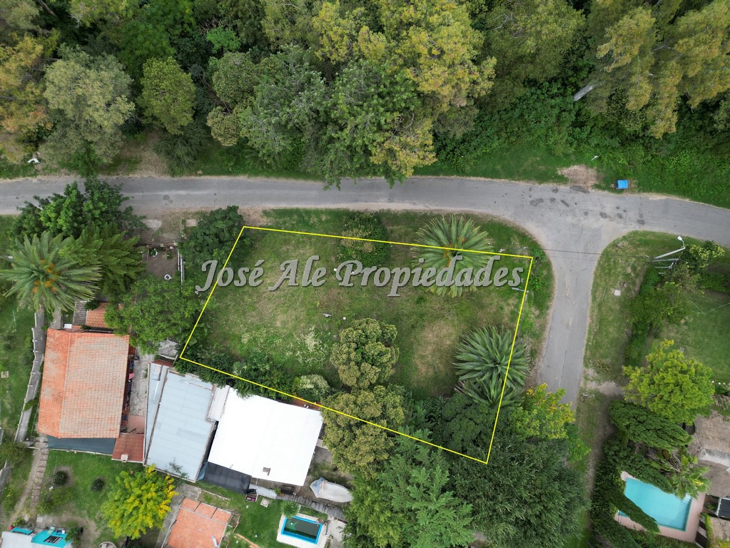 Imagen 4 de Terreno en esquina ubicado en un barrio muy tranquilo, rodeado de verdes y mucha naturaleza en Colonia del Sacramento.