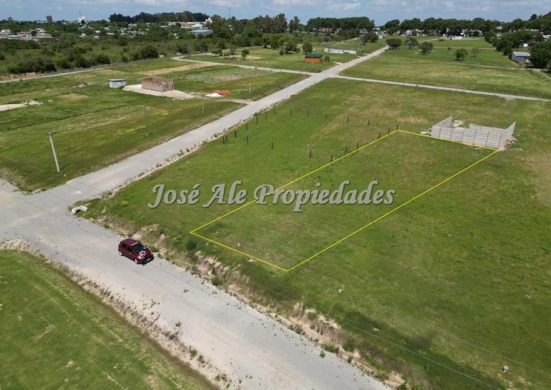 Terreno en barrio Los Ceibos.