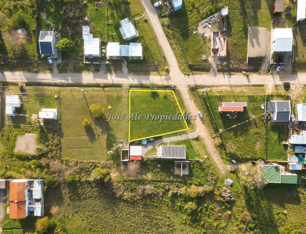 Imagen 3 de Terreno en esquina ubicado en fraccionamiento 3 pinos, sobre las calles Joaquín Artigas y Pantaleón Artigas.