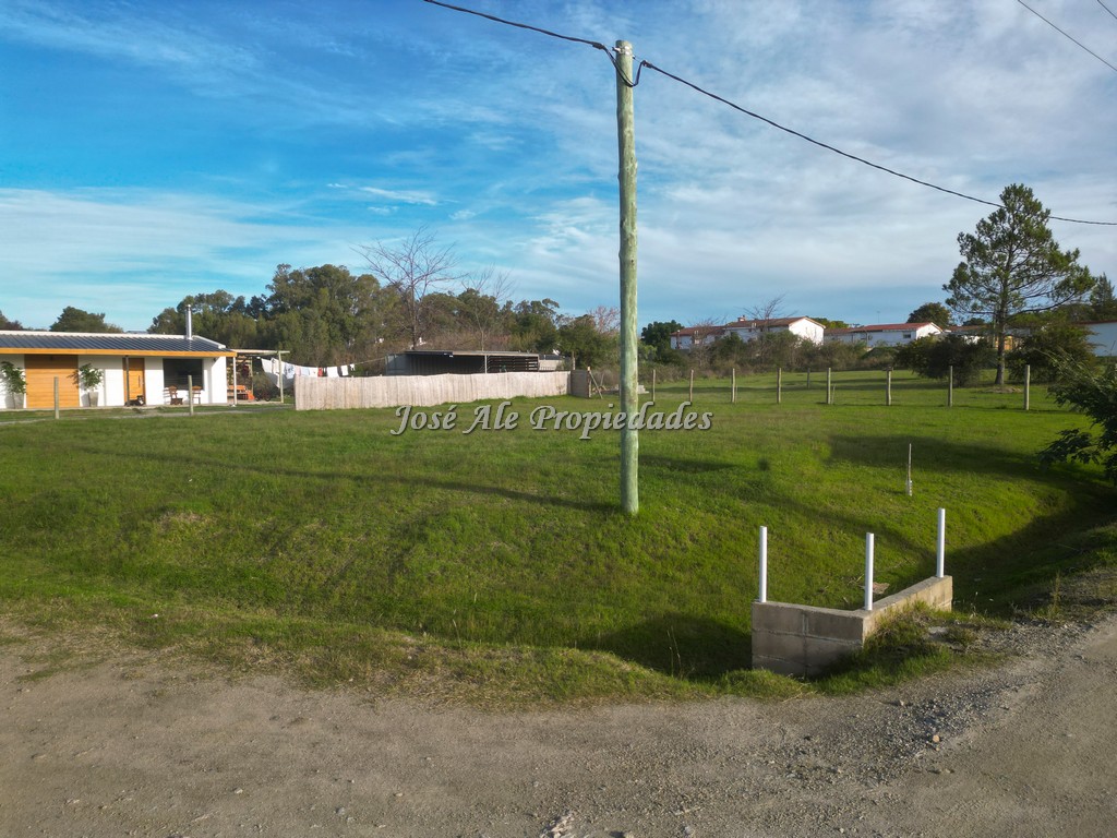 Imagen 7 de Terreno en esquina ubicado en fraccionamiento 3 pinos, sobre las calles Joaquín Artigas y Pantaleón Artigas.