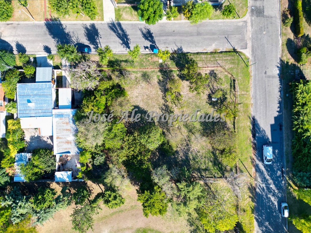 Imagen 2 de Importante esquina de 637 m2 de superficie, con frentes de 23 y 30 metros.