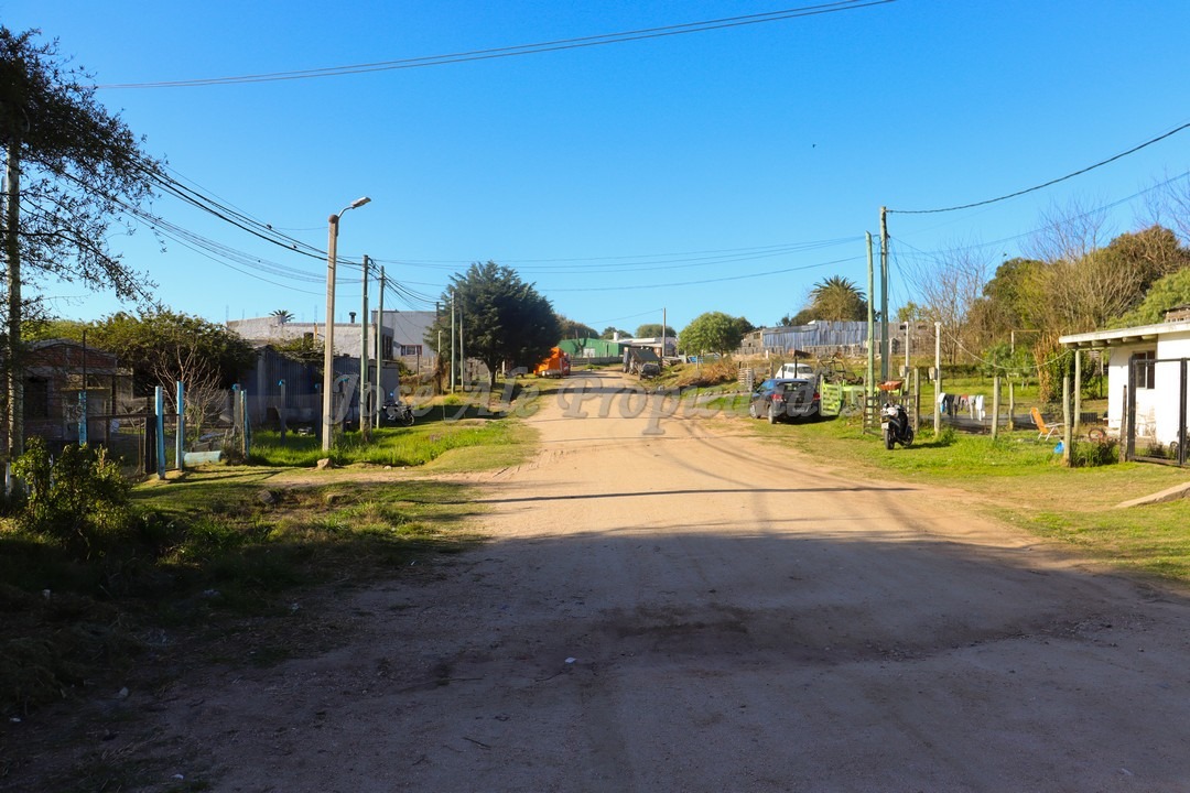 Imagen 4 de Terreno ubicado próximo a la entrada de Barrio El General, cerca de todos los servicios.
