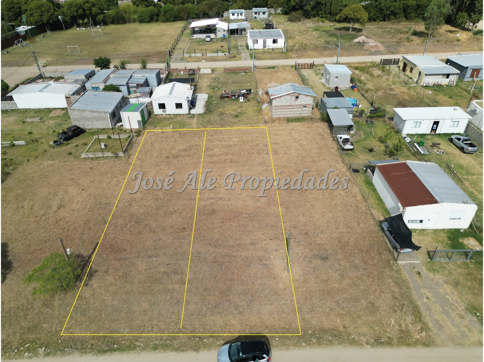 Imagen 1 de Se trata de 1 terreno ubicado en el barrio Los Algodones, El General. A metros de la Ruta nº1, Colonia.