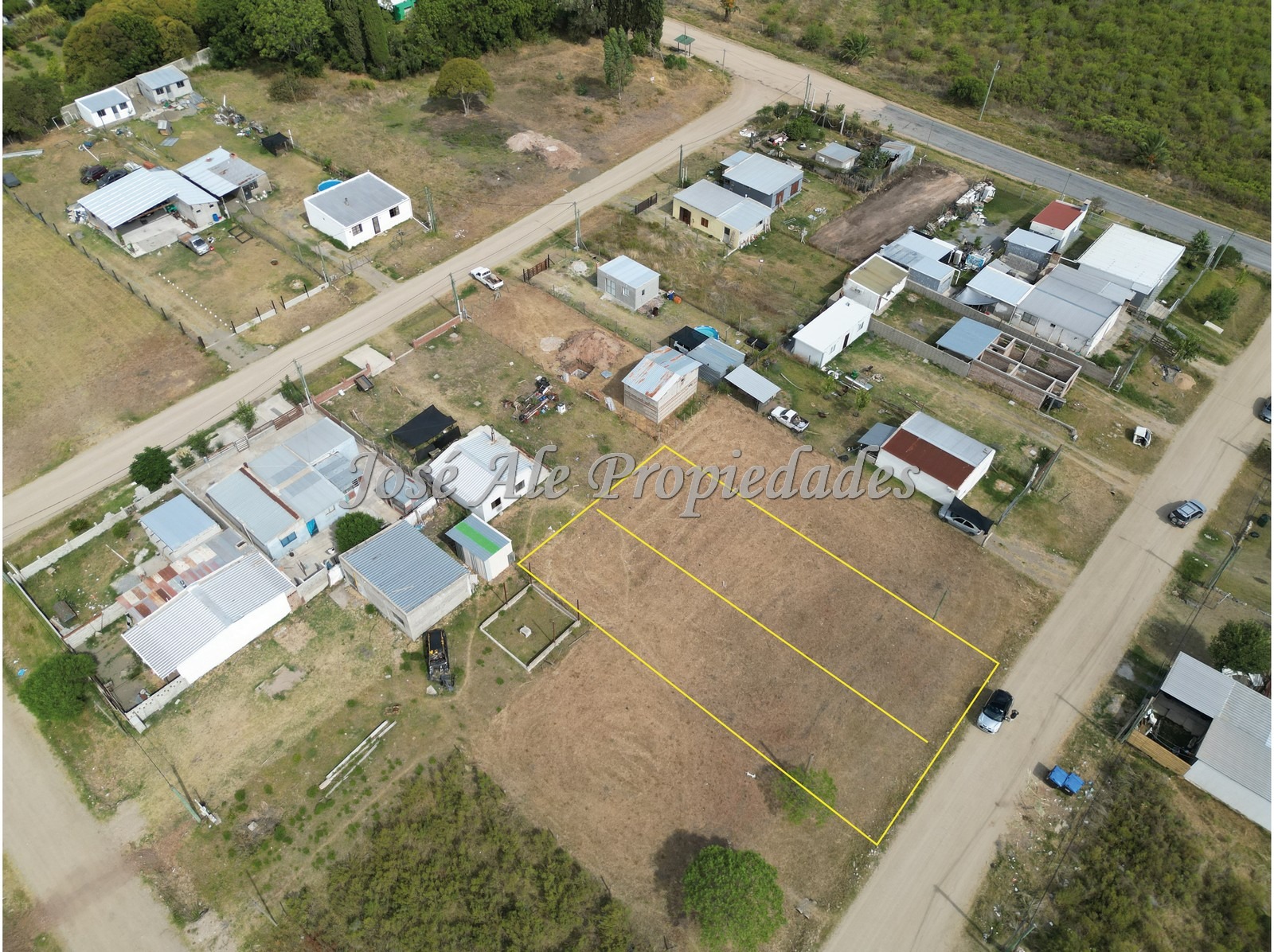 Imagen 4 de Se trata de 1 terreno ubicado en el barrio Los Algodones, El General. A metros de la Ruta nº1, Colonia.