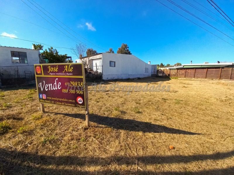 Terreno en esquina estratégicamente ubicado sobre calle Oscar Cáceres.