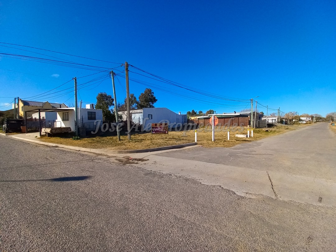 Imagen 6 de Terreno en esquina estratégicamente ubicado sobre calle Oscar Cáceres.
