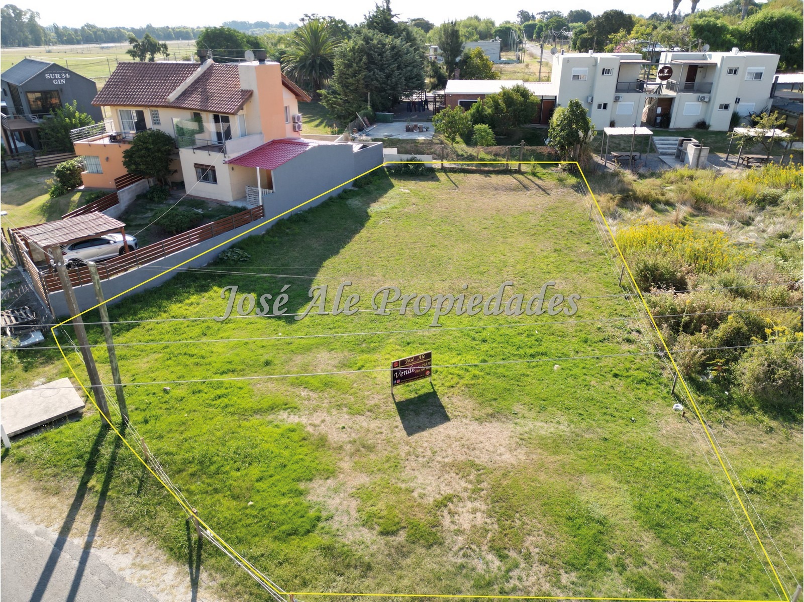 Imagen 8 de Terreno de 661m2 nivelado, ideal para invertir frente a la renovada Plaza de Toros de Colonia del Sacramento.