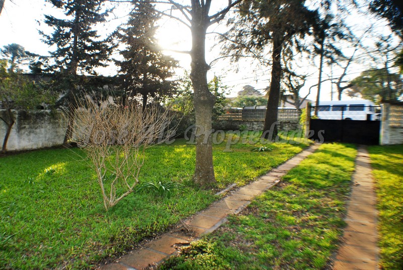 Imagen 6 de Terreno estratégicamente ubicado en esquina, zona Real de San Carlos, a paso de todos los servicios.