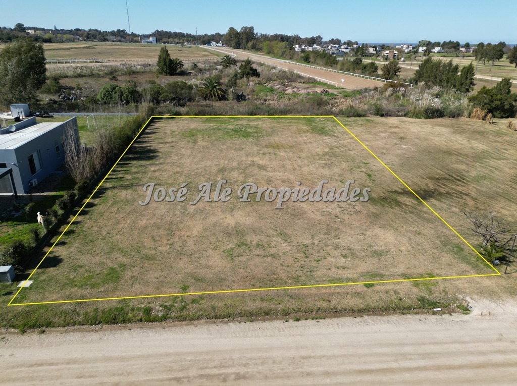 Imagen 4 de EN VENTA Espectacular terreno ubicado en Barrio Privado Sheraton Golf, el mismo cuenta con 1500 m2.