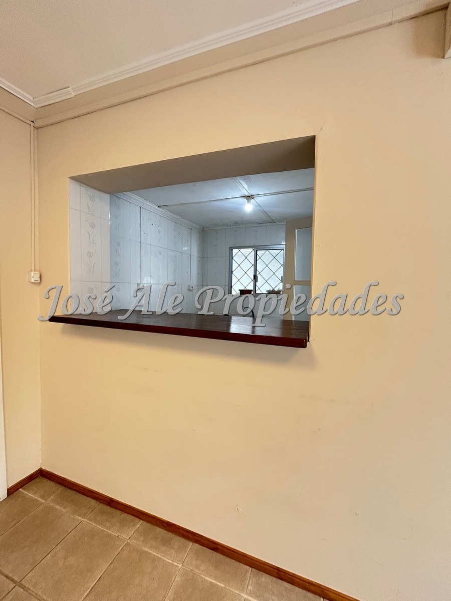 Imagen 5 de Hermosa casa con apto independiente ubicada en el centro de la ciudad de Colonia, a pocas cuadras de la Rambla y playas de la ciudad