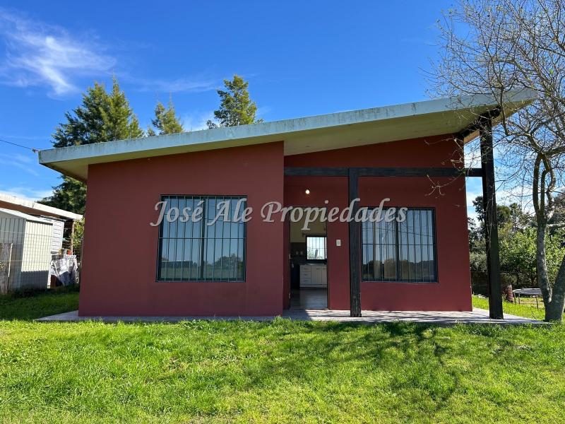 Propiedad ubicada en Laguna de los Patos a 3 km de Colonia del Sacramento. Y a solo minutos del centro.