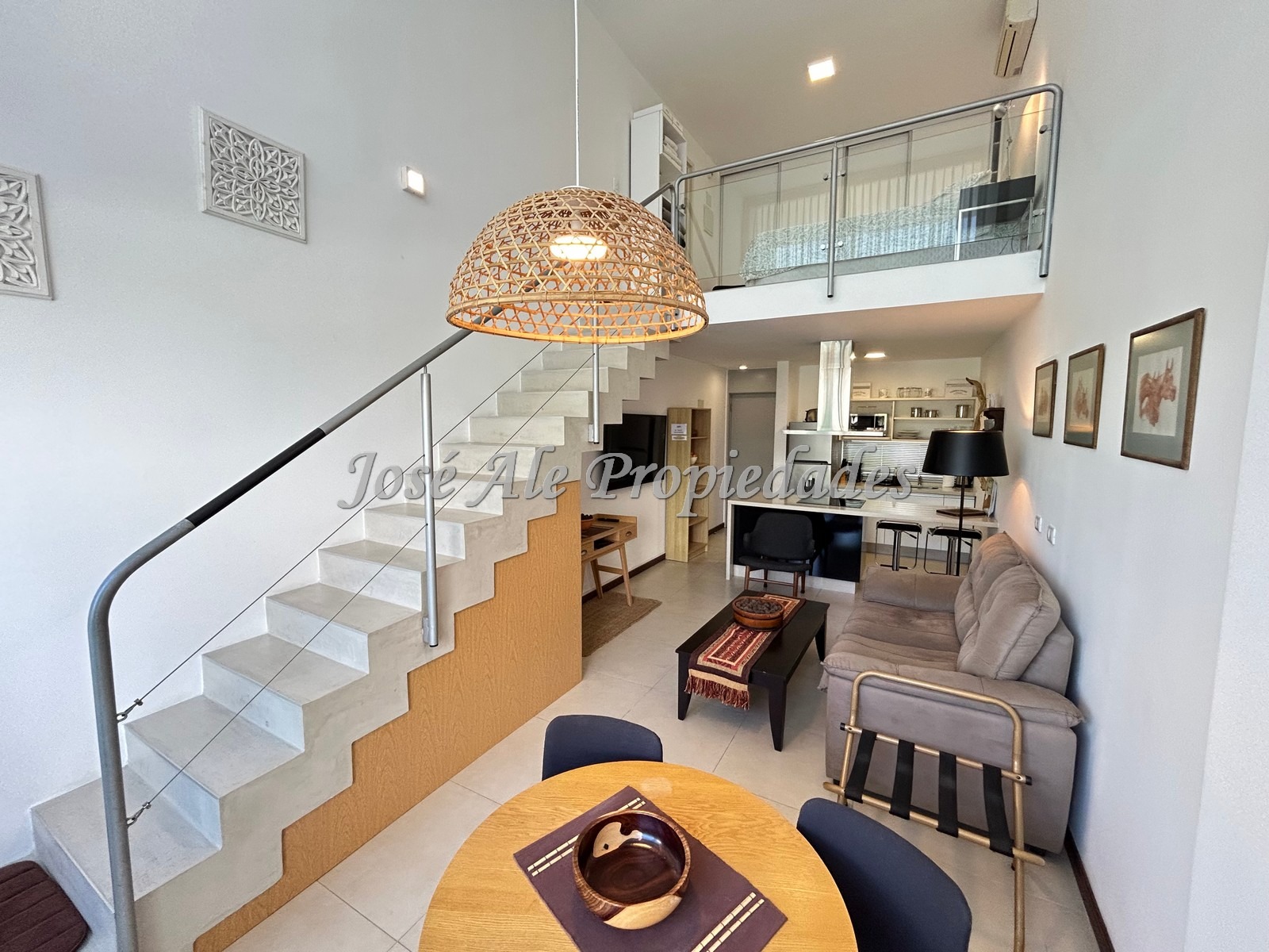 Imagen 1 de Hermoso Departamento tipo Loft con total equipamiento, ubicado sobre Rambla de las Américas