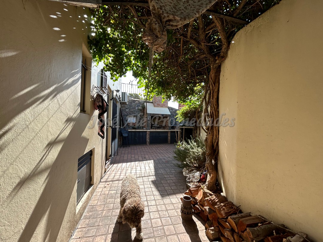 Imagen 4 de ATENCION! Destacada propiedad ubicada en el corazón del Barrio Histórico con increíble vista a la bahía de Colonia