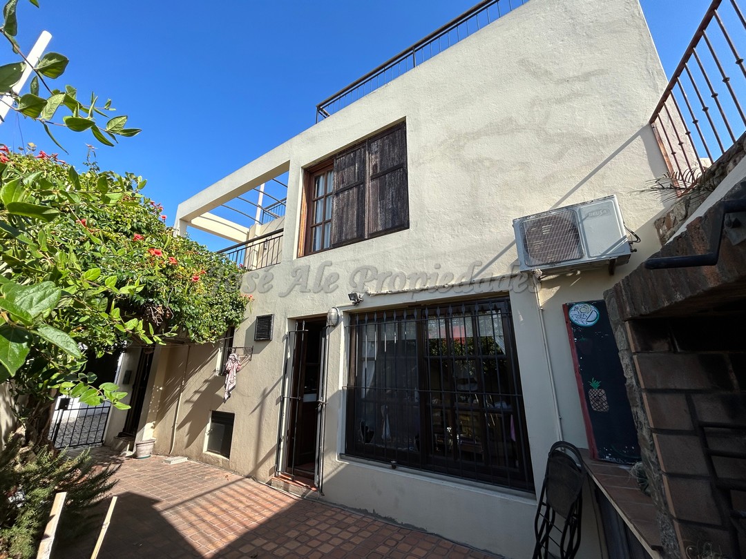 Imagen 6 de ATENCION! Destacada propiedad ubicada en el corazón del Barrio Histórico con increíble vista a la bahía de Colonia