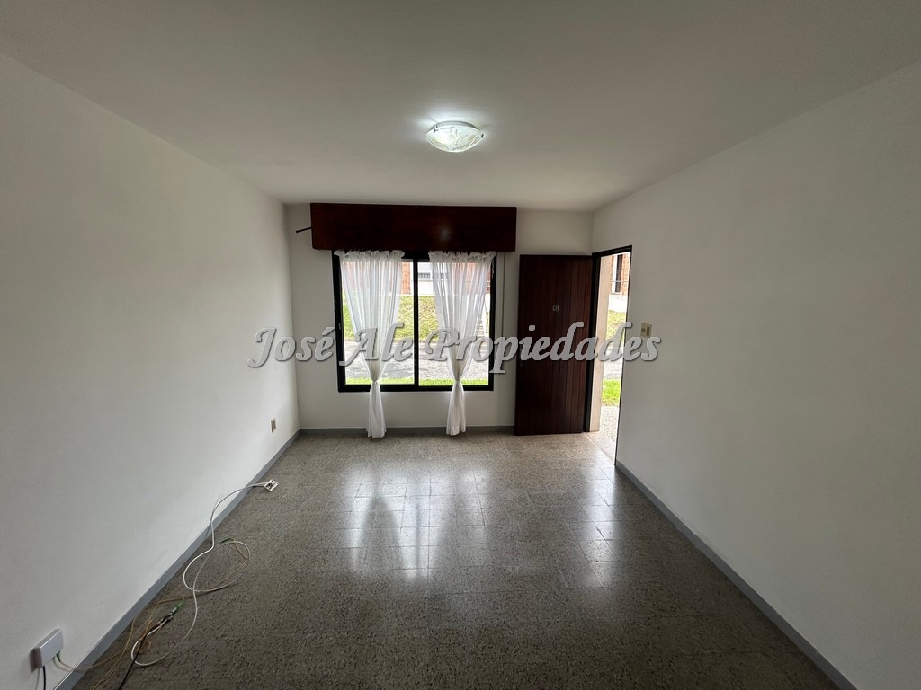 Imagen 4 de Vivienda ubicada en el Real de San Carlos, a 2 cuadras de la Rambla Costanera y playas de Colonia.