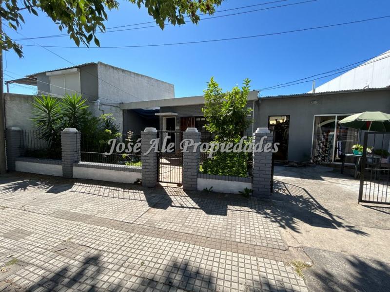 Propiedad ubicada en avenida principal, zona comercial de Colonia.