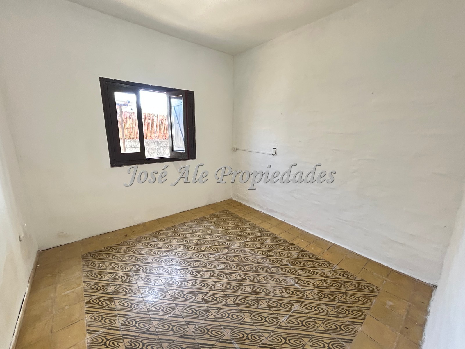 Imagen 4 de Casa ubicada a tan solo 2 cuadras del Shopping de 3 dormitorios.